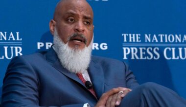 Federal agents contacting NFL, MLB players as part of investigation related to licensing firm