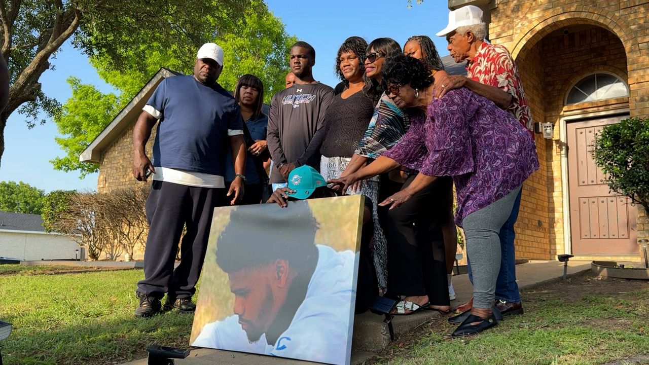 DeSoto native overcomes adversity, signs with Miami Dolphins