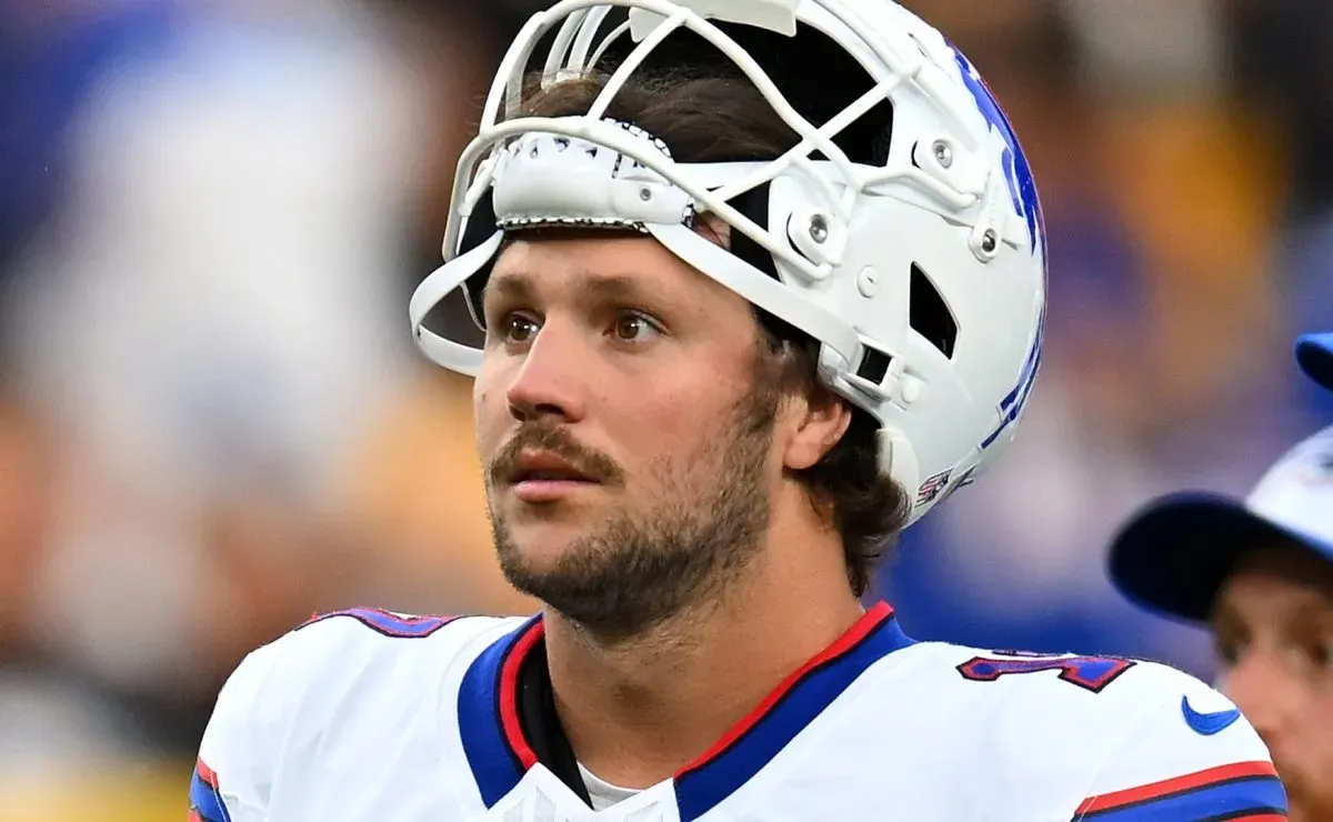 Eagles star Saquon Barkley throws shade at Josh Allen, Lamar Jackson amid Tush Push controversy