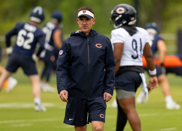 Bears defensive coordinator Dennis Allen watches practice Wednesday, May 28, 2025, at Halas Hall. (Brian Cassella/Chicago Tribune)