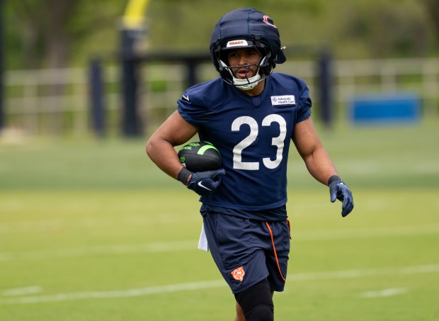 Bears running back Roschon Johnson practices Wednesday, May 28, 2025, at Halas Hall. (Brian Cassella/Chicago Tribune)