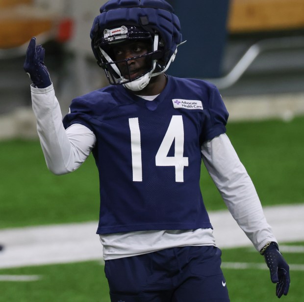 Olamide Zaccheaus works out during the Bears organized team activities in the Walter Payton Center at Halas Hall on May 21, 2025, in Lake Forest. (John J. Kim/Chicago Tribune)