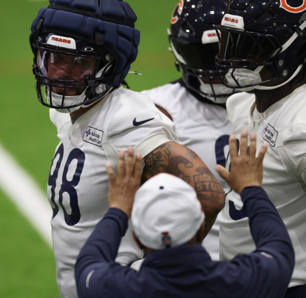 Montez Sweat works out during the Bears organized team activities in the Walter Payton Center at Halas Hall on May 21, 2025, in Lake Forest. (John J. Kim/Chicago Tribune)
