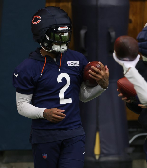 DJ Moore works out during the Bears organized team activities in the Walter Payton Center at Halas Hall on May 21, 2025, in Lake Forest. (John J. Kim/Chicago Tribune)