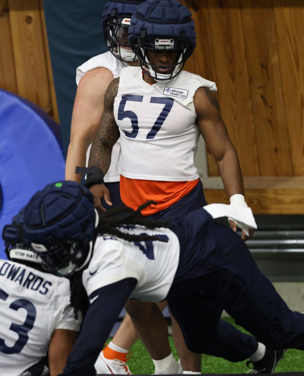 Power Echols (57) works out during the Bears organized team activities in the Walter Payton Center at Halas Hall on May 21, 2025, in Lake Forest. (John J. Kim/Chicago Tribune)