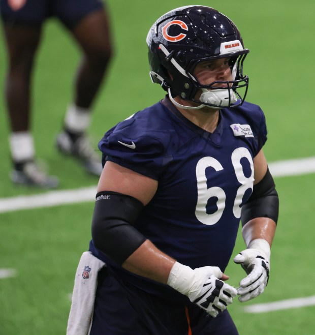 Doug Kramer Jr. works out during the Bears organized team activities in the Walter Payton Center at Halas Hall on May 21, 2025, in Lake Forest. (John J. Kim/Chicago Tribune)