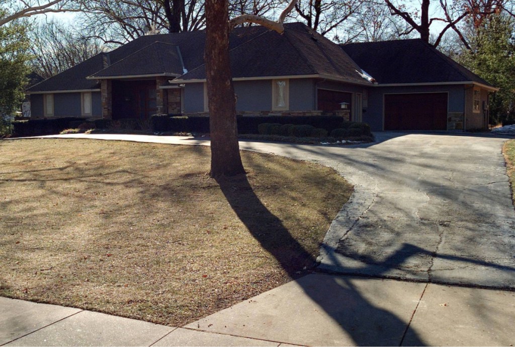 Bears player Joe Thuney has Kansas home listed for nearly $1.5M