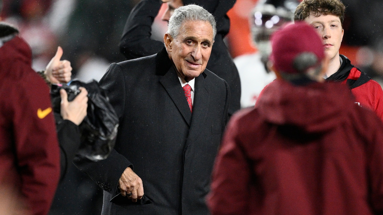 Popular NFL owner makes investment for flag football in Alabama