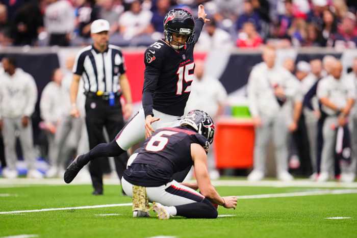 Texans restructure kicker Ka’imi Fairbairn deal, lower salary cap figure to $3.953 million from $6.733 million