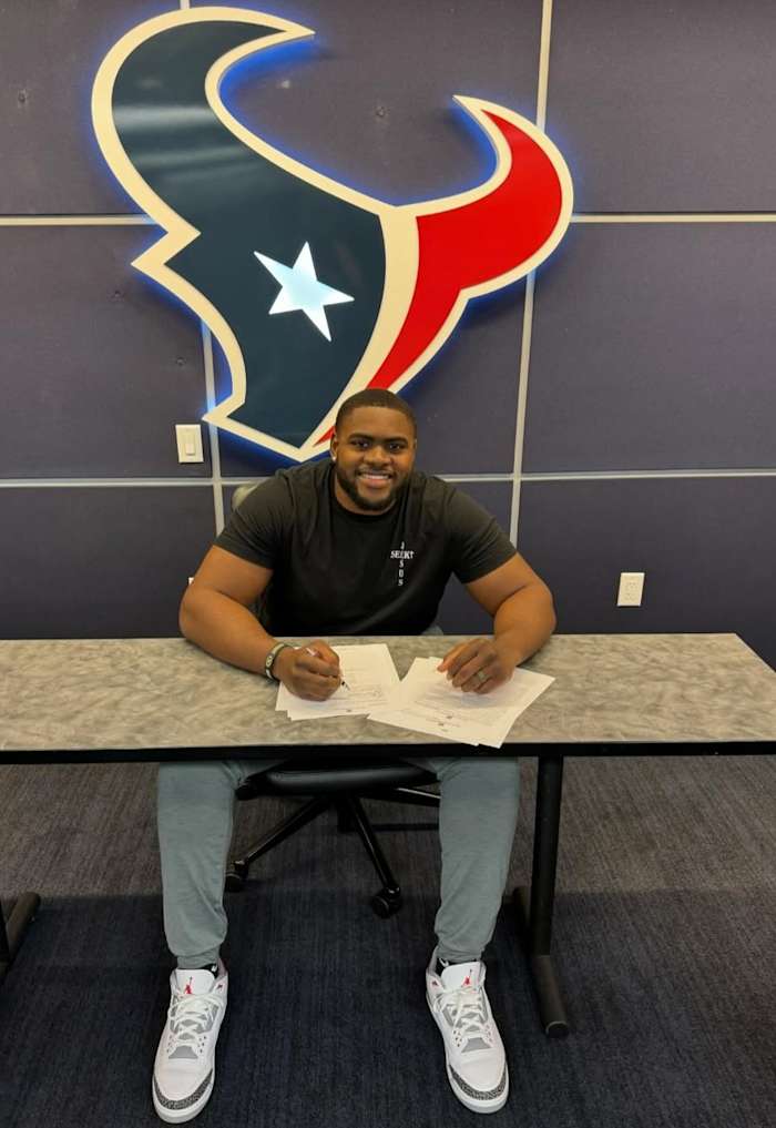 Texans ‘very encouraged’ by LaDarius Henderson’s progress after lineman lost rookie season due to foot injury
