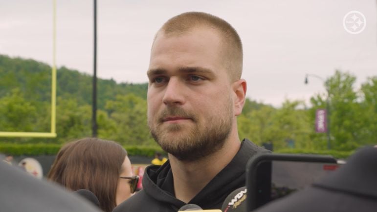 Pat Freiermuth Aaron Rodgers Steelers OTAs