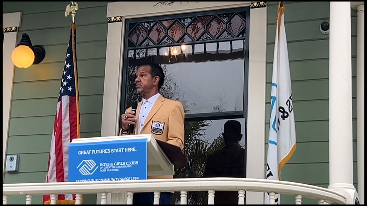 Pro Football Hall of Fame receiver Andre Reed comes to Oxnard to raise money for kids