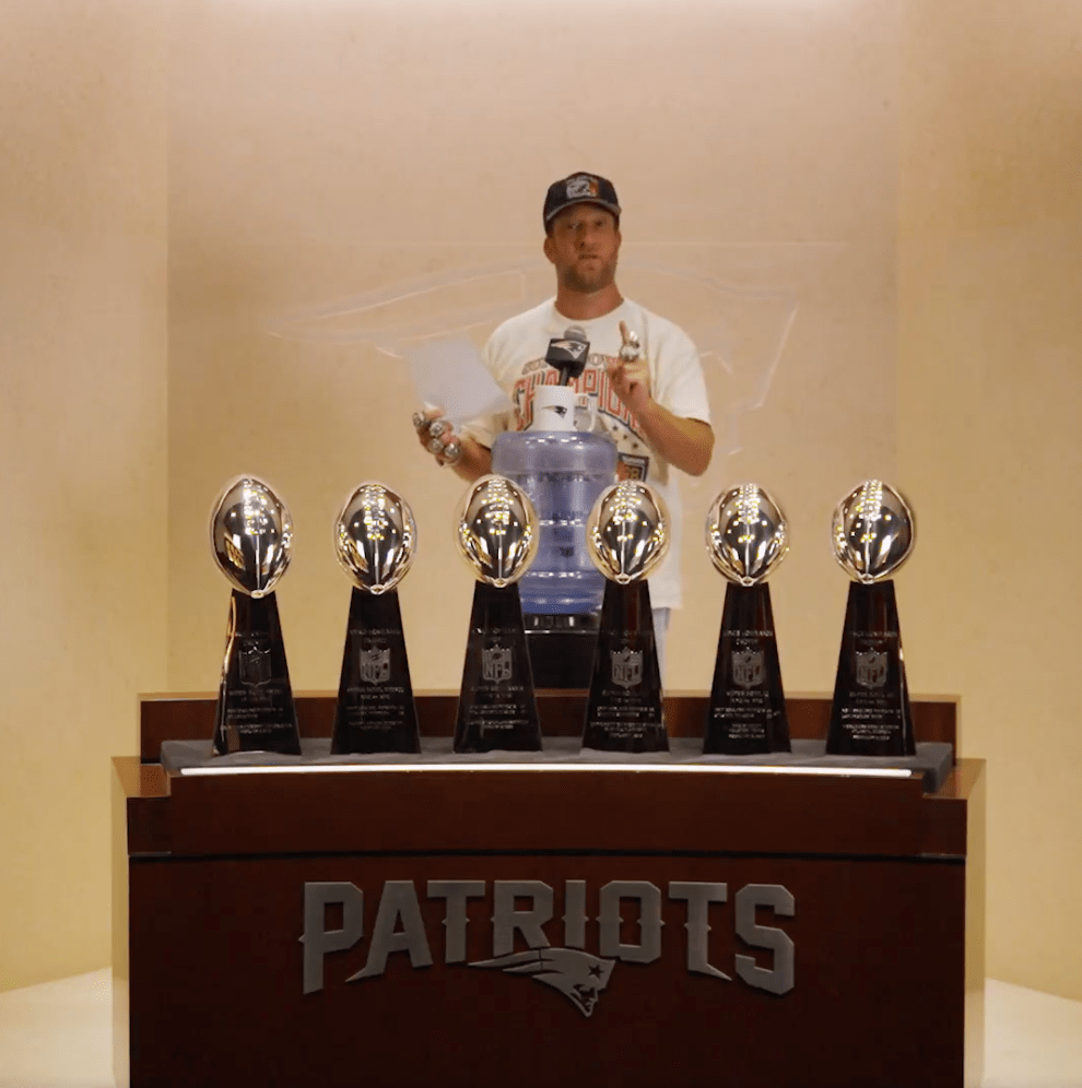 Dave Portnoy was the star of the Patriots' schedule reveal video.