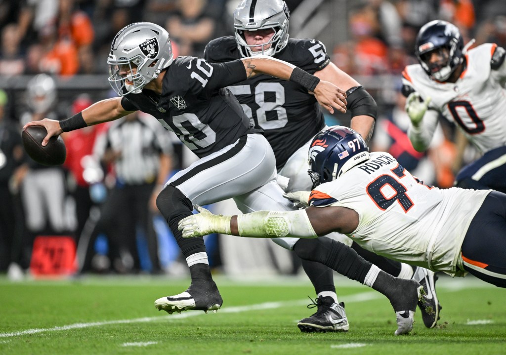 QB Desmond Ridder attending Broncos minicamp on tryout basis