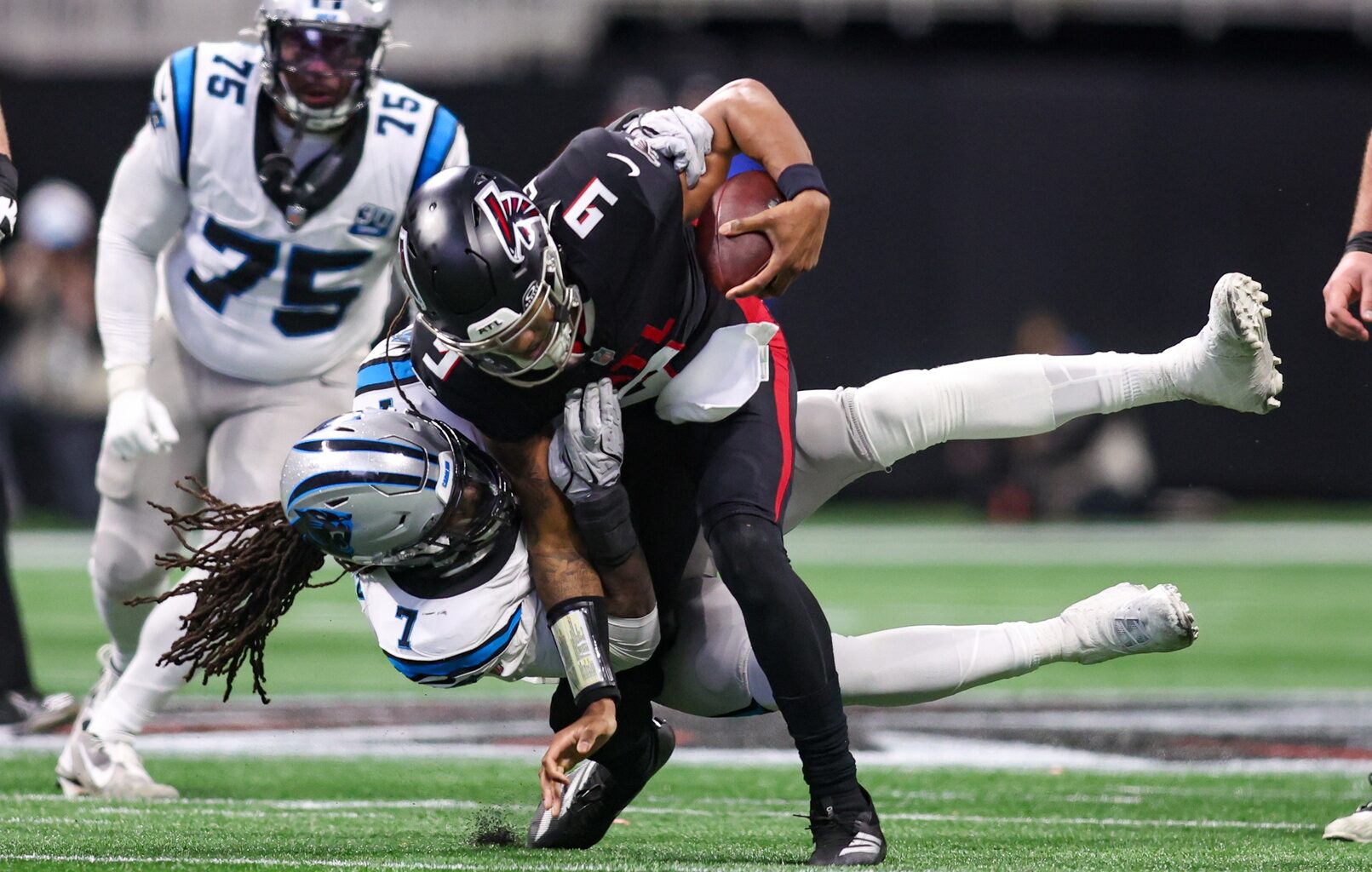 Jadeveon Clowney Checks Every Box For the Edge-Needy Packers