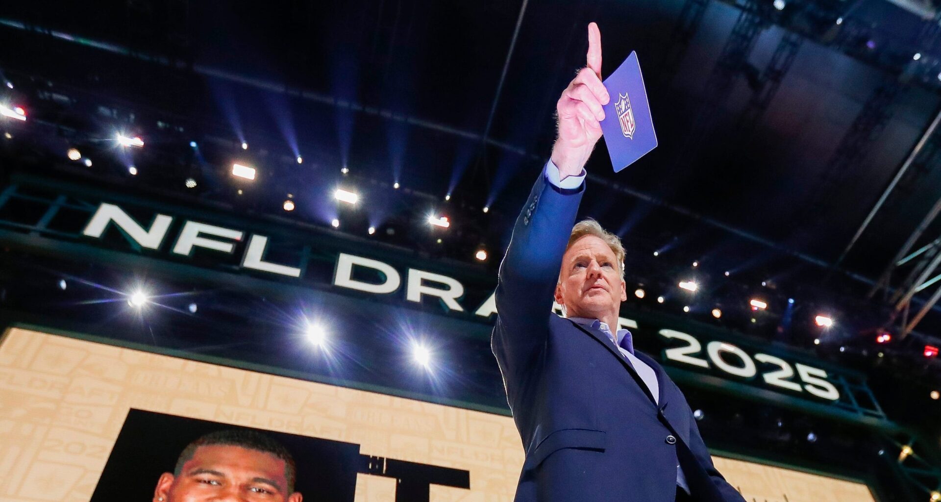 The Needle: NFL goes big with 2025 schedule