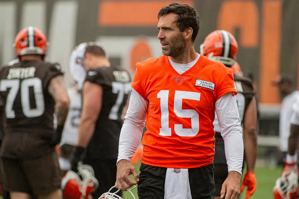 Cleveland Browns quarterback Joe Flacco watches the action during an NFL football practice, Wednesday, May 28, 2025, in Berea, Ohio. (AP Photo/Phil Long)