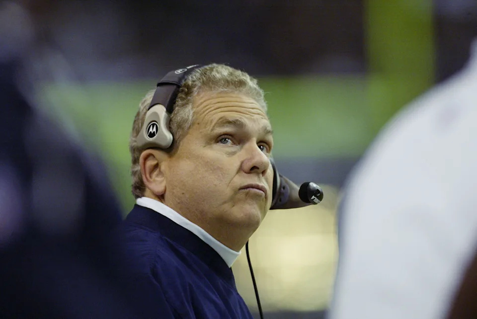 Year: 2000 | Record: 5-11