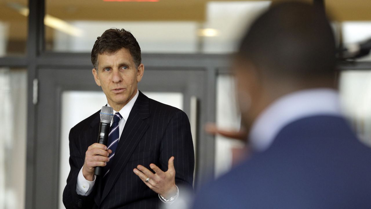 Louisville signs former Packers VP Andrew Brandt as advisor for athletic department