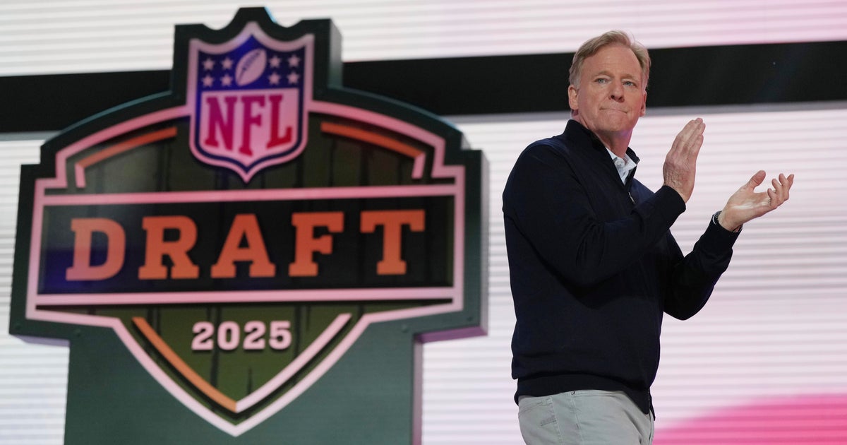 The Commanders are hosting the 2027 NFL draft in Washington, D.C., AP source says