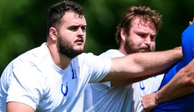 Where Colts' offensive line competitions stand at center, right guard 