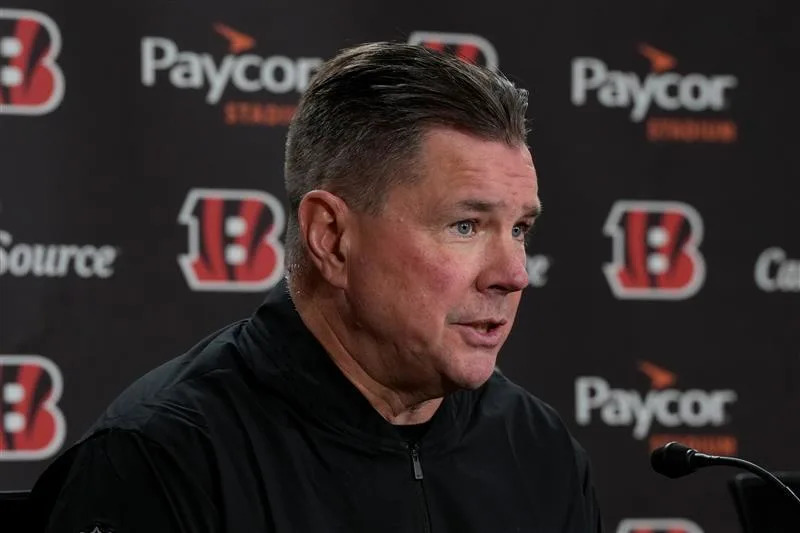 The Bengals are counting on new defensive coordinator to engineer a turnaround on defense that still has massive holes, Jason Williams writes.