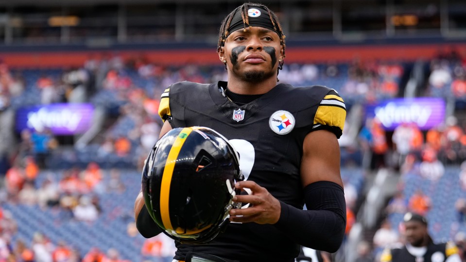 Pittsburgh Steelers quarterback Justin Fields warming up before a game.