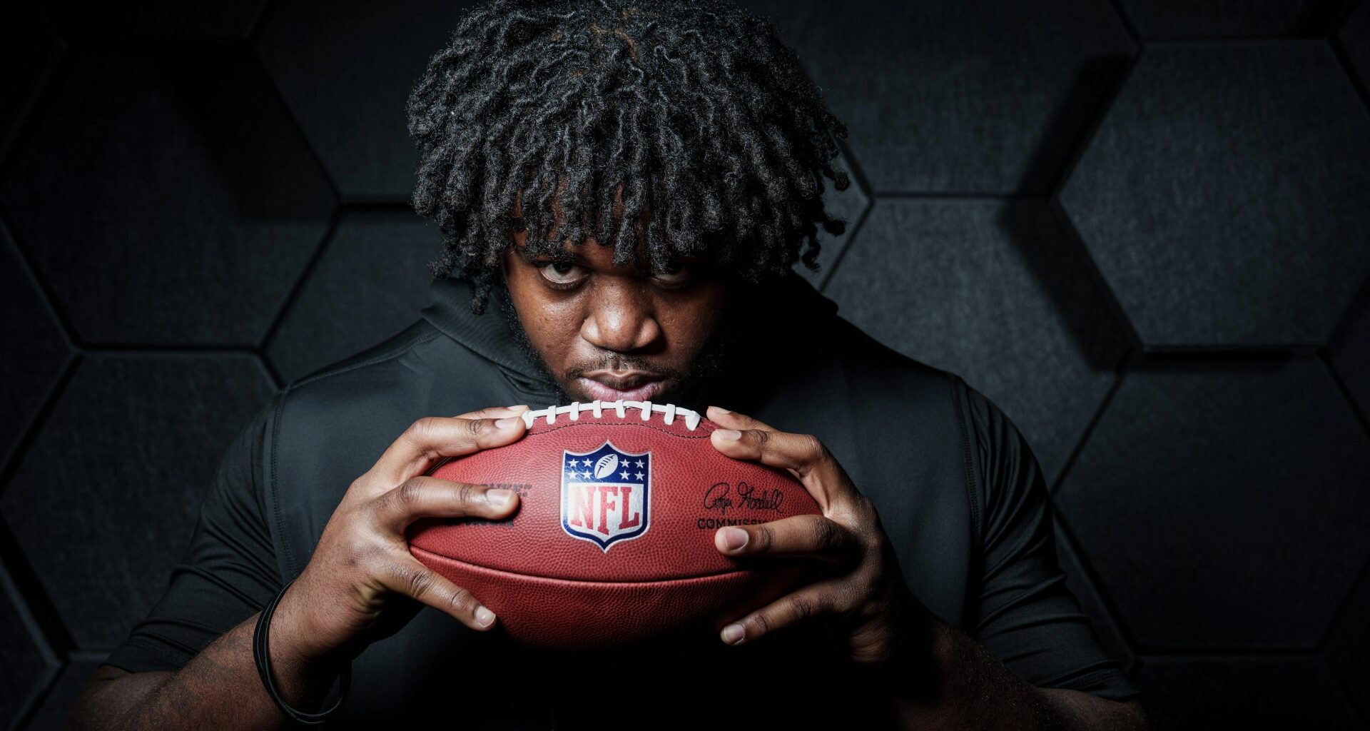 New York Jets first-round pick models game to crosstown rival star and sends message to new head coach Aaron Glenn