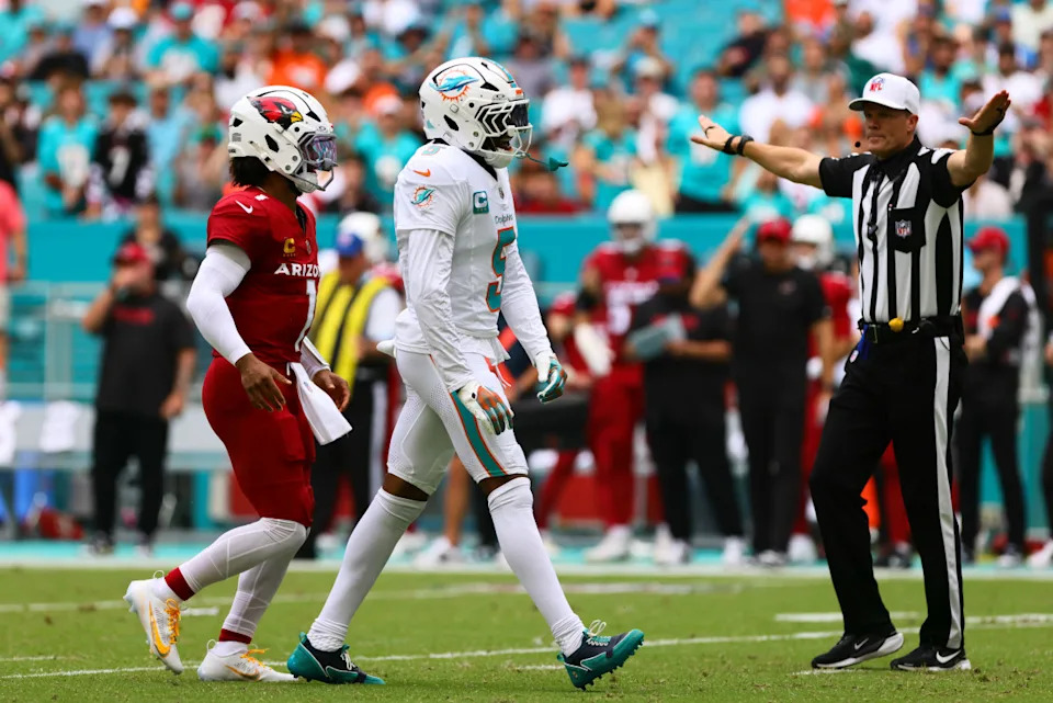 Jalen Ramsey blocks a pass from Kyler Murray against the Arizona Cardinals, October 2024Sam Navarro-Imagn Images
