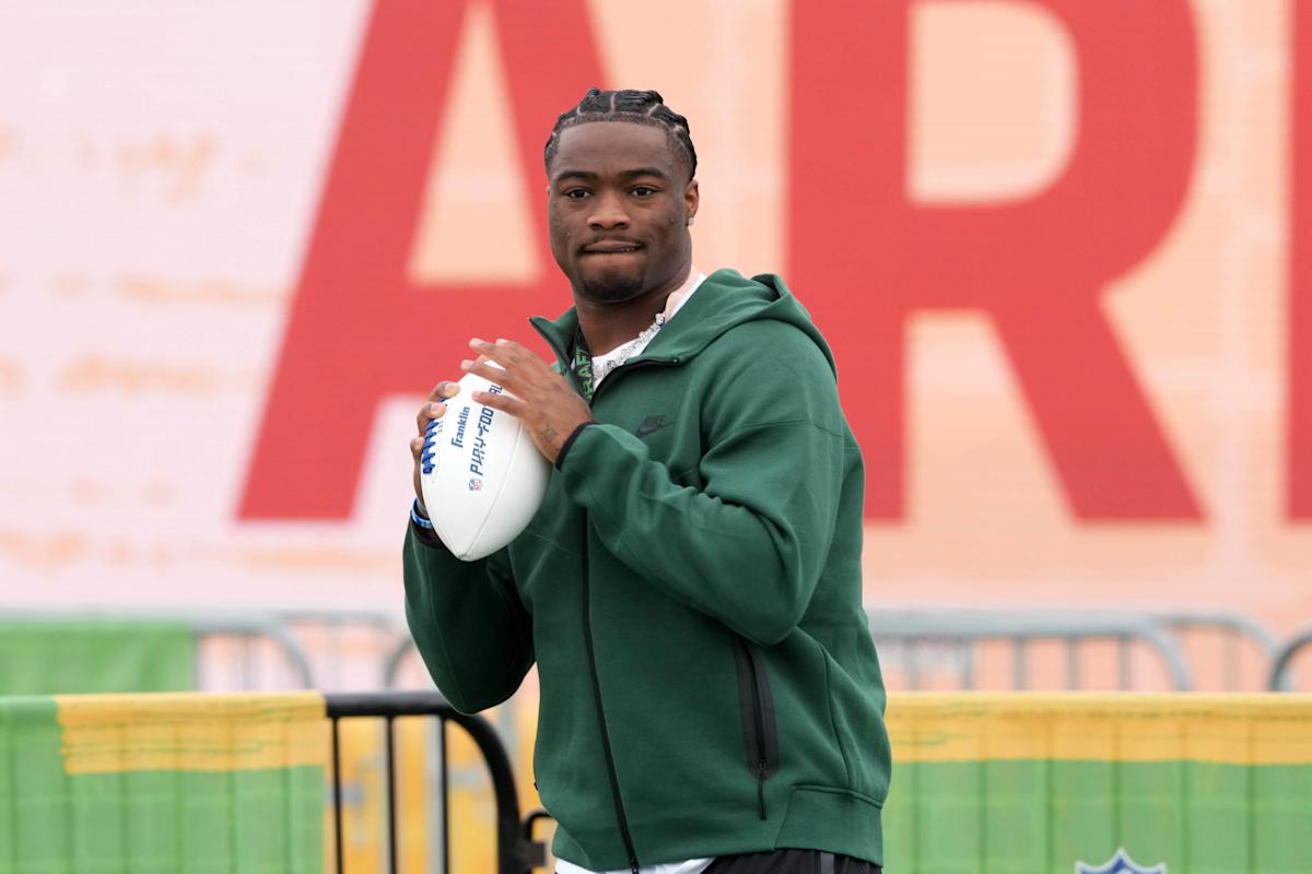 How Seahawks QB Jalen Milroe is using VR to prepare for 2025 NFL season