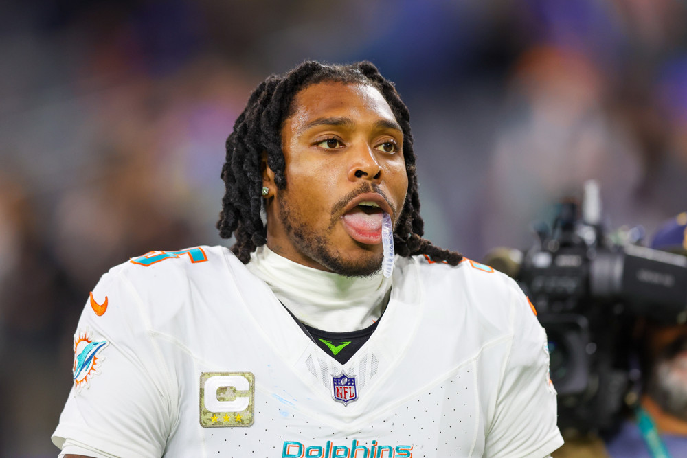 NFL: NOV 11 Dolphins at Rams