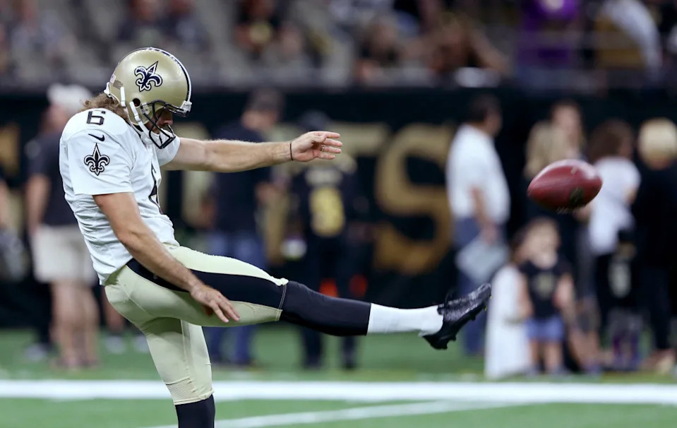 Aug 26, 2016; New Orleans Saints punter Thomas Morstead (6) against the Pittsburgh Steelers. Mandatory Credit: Chuck Cook-Imagn Images