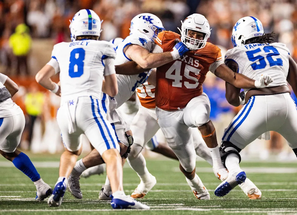 Texas Longhorns edge rusher Vernon Broughton (45) rushes Kentucky Wildcats quarterback Cutter Boley (8). Mandatory Credit: Brett Patzke-Imagn Images