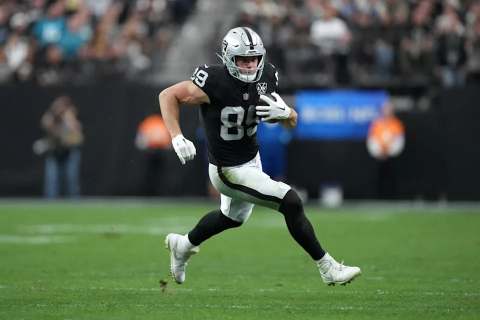 Las Vegas Raiders TE Brock Bowers (89).Kirby Lee-Imagn Images