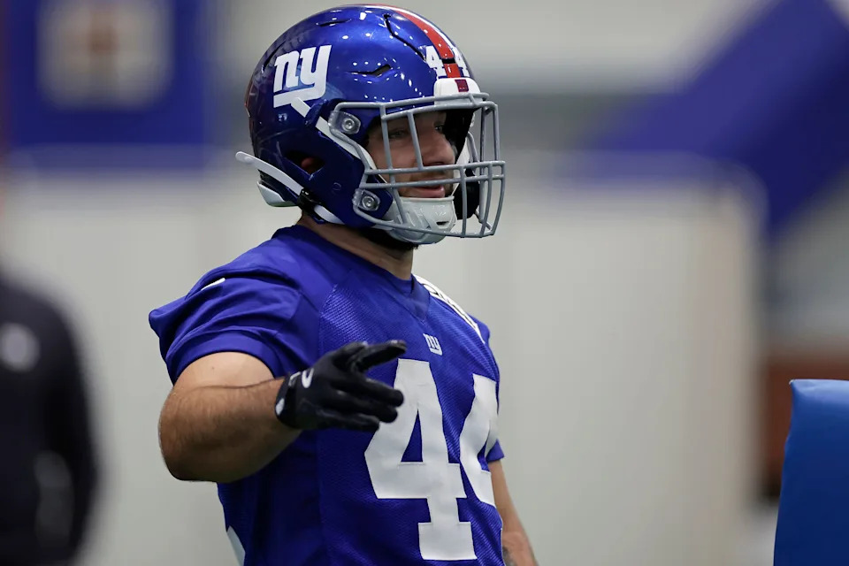 It didn't take Cam Skattebo long to win over some New York Giants fans.