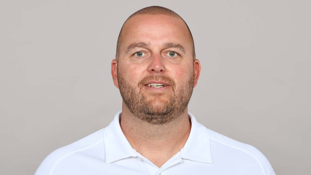 Raiders hire Broncos director of college scouting Brian Stark as assistant general manager