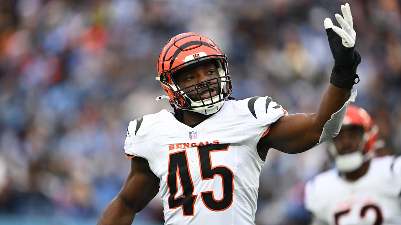 Maema Njongmeta Delivers Wisconsin Business School Commencement Address