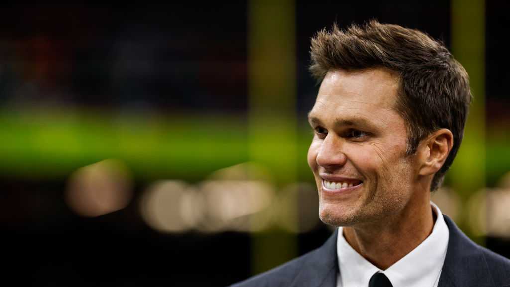 Seminole Ridge girls' flag football team gets surprise message from Tom Brady