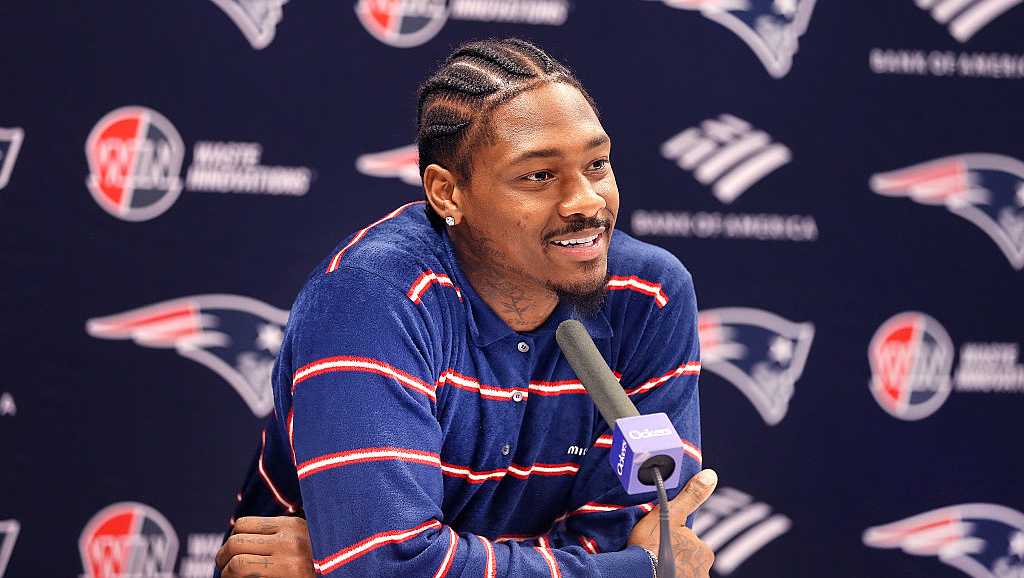 Patriots say they will handle video of receiver Stefon Diggs internally