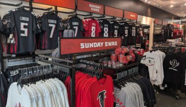 Falcons and United 'gear up' for team store grand opening