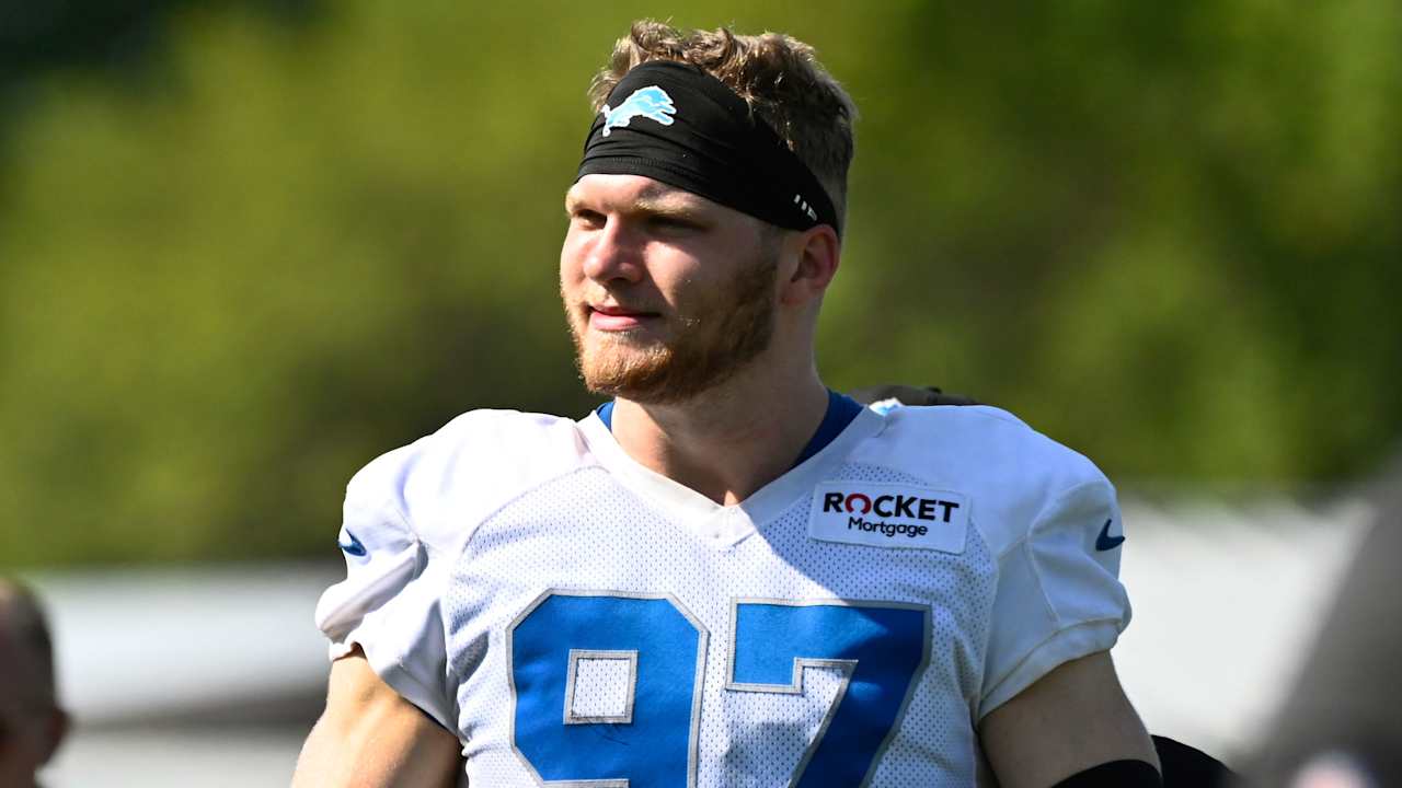 Lions DE Aidan Hutchinson 'fully cleared' following 2024 broken leg
