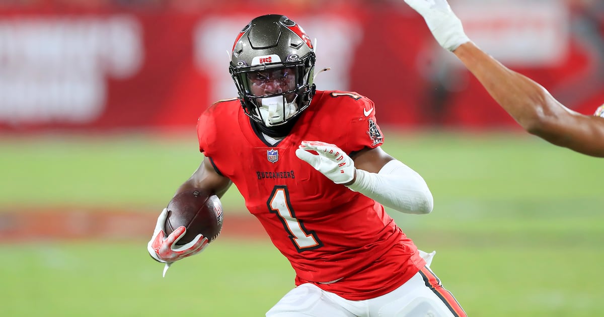 Tampa Bay Buccaneers player hosting youth football camp in Lake Nona – WFTV