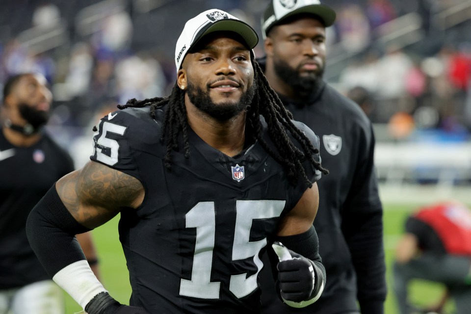 Jaylon Smith #15 of the Las Vegas Raiders.