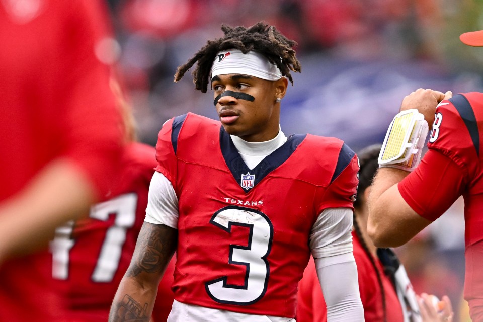 Houston Texans wide receiver Tank Dell (#3) on the field.