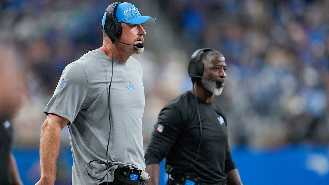 Aaron Glenn Tips Cap To Dan Campbell