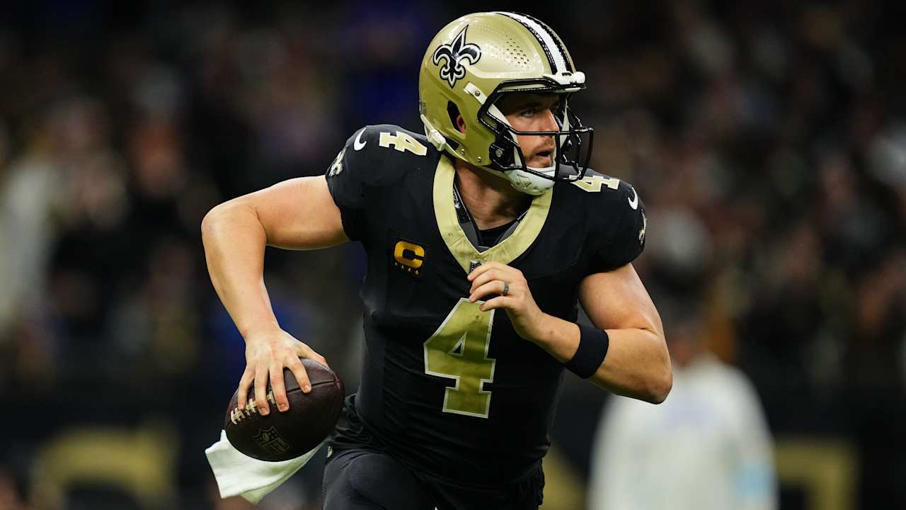 Saints QB Derek Carr still weighing potential shoulder surgery; decision expected sooner than later