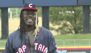 Browns TE David Njoku to hold 2nd annual celebrity softball game in Eastlake