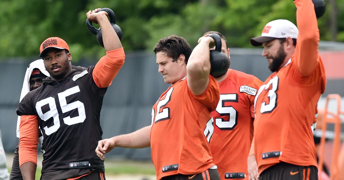 Cleveland Browns: Joe Thomas and Myles Garrett earn spots on All-PFF Team of the past 25 years