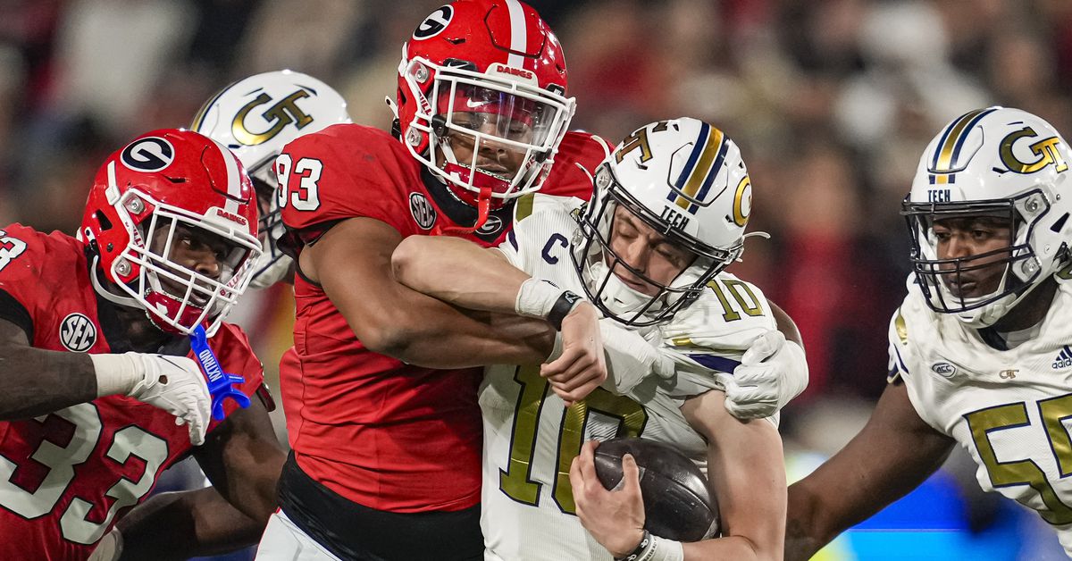 Vikings Sign Four of Five Draft Picks Ahead of Rookie Mini-Camp