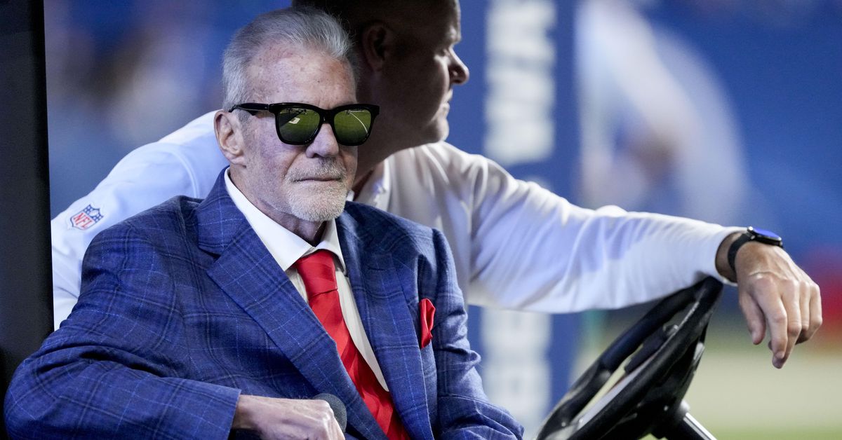 Patriots’ Robert Kraft reacts to Colts owner Jim Irsay passing